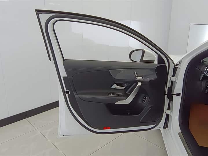 Фото 7 - Mercedes-Benz A-Class