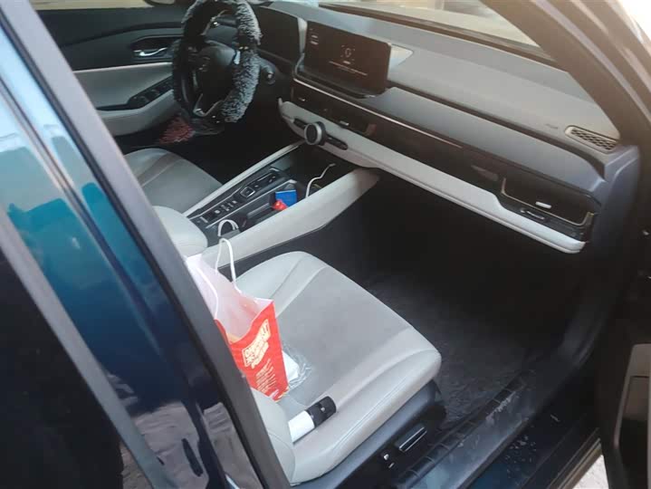 Фото 8 - Honda Inspire Hybrid