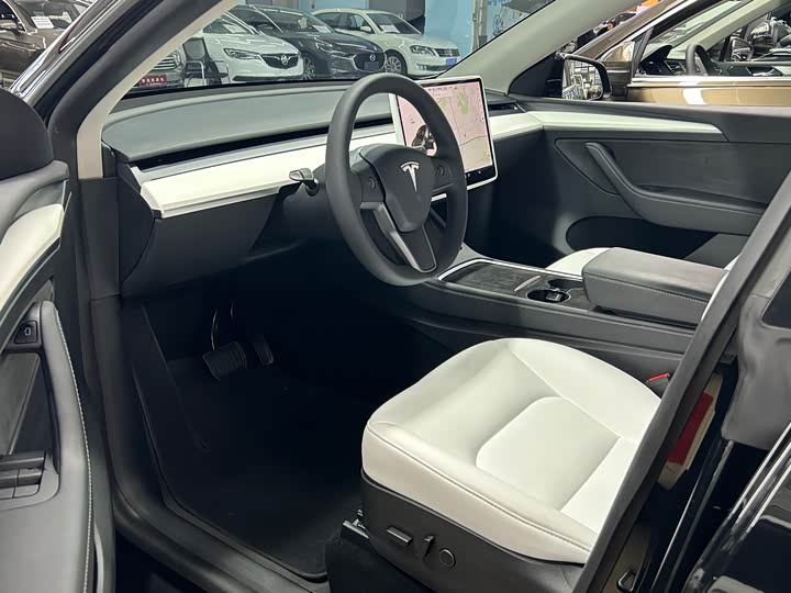 Фото 3 - Tesla Model Y