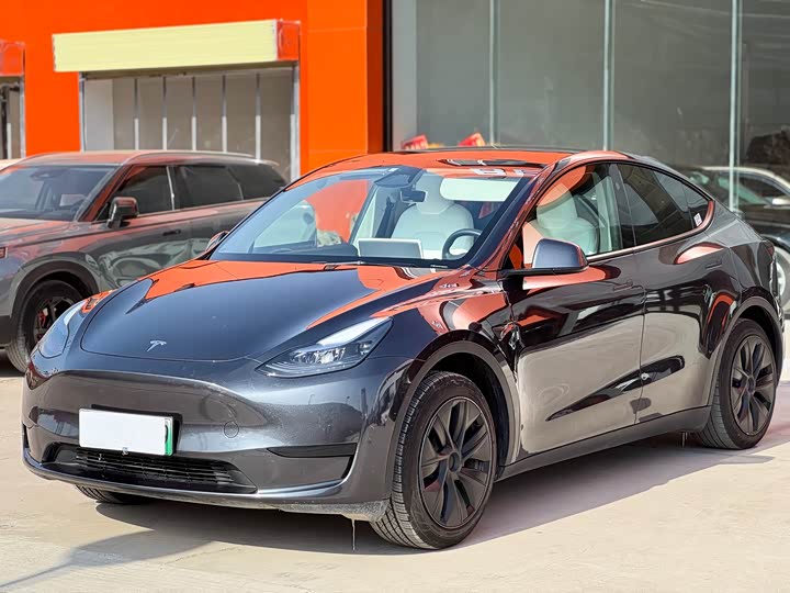 Фото 1 - Tesla Model Y