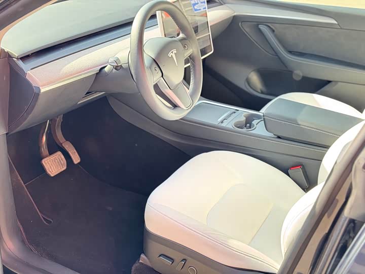 Фото 4 - Tesla Model Y