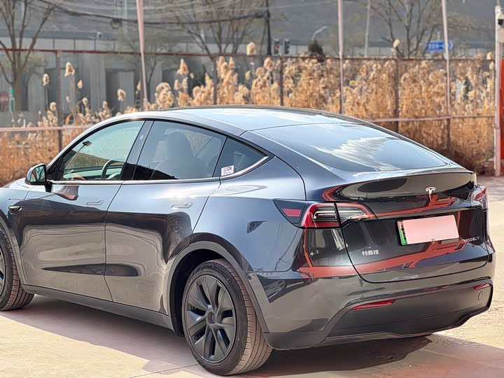 Фото 8 - Tesla Model Y