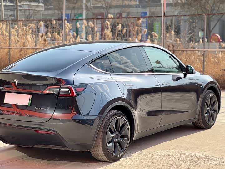 Фото 9 - Tesla Model Y