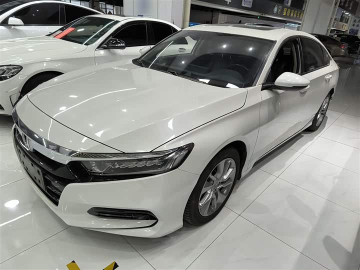 Фото 2 - Honda Accord