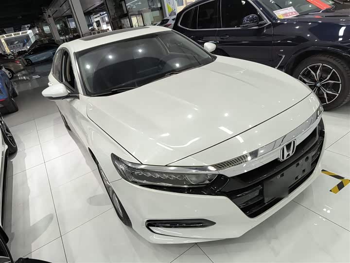 Фото 4 - Honda Accord