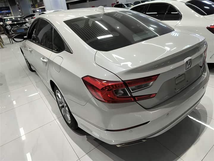 Фото 5 - Honda Accord