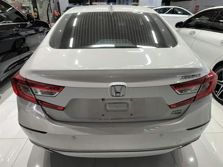 Фото 6 - Honda Accord