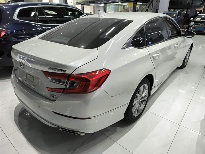 Фото 7 - Honda Accord