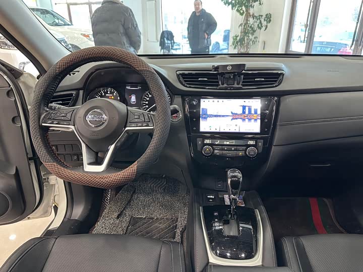 Фото 9 - Nissan X-Trail