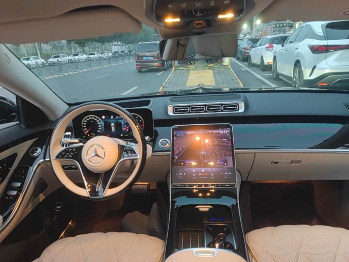 Фото 9 - Mercedes-Benz Maybach S-Class