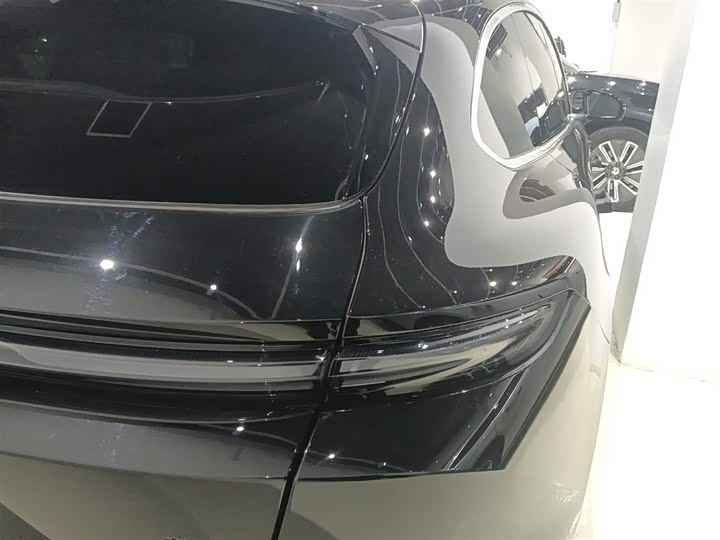 Фото 8 - Nio ET5T