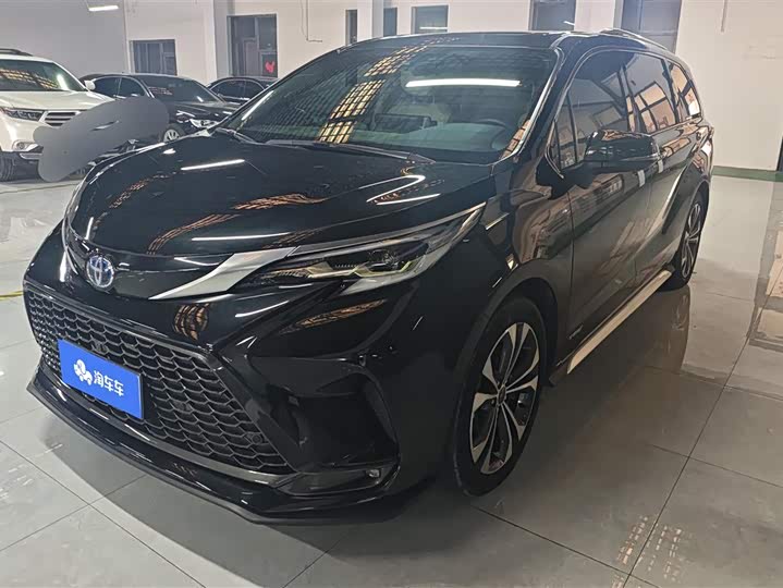 Фото 1 - Toyota Granvia