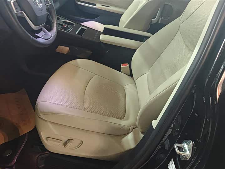 Фото 9 - Toyota Granvia