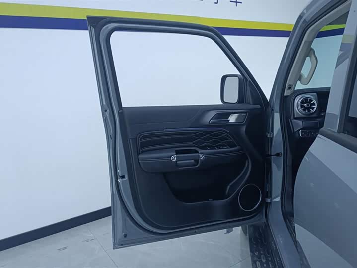 Фото 7 - Tank 300