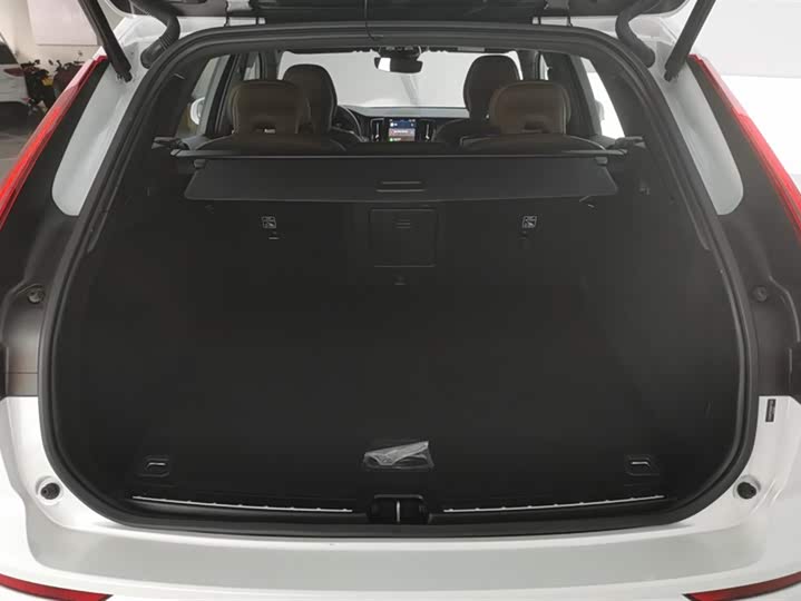 Фото 4 - Volvo XC60