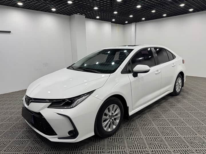 Фото 3 - Toyota Corolla