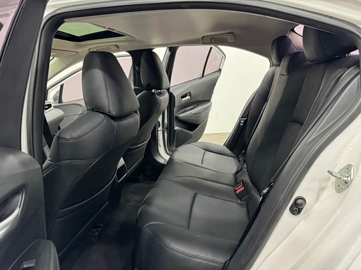 Фото 6 - Toyota Corolla