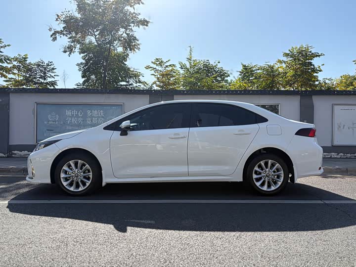 Фото 7 - Toyota Corolla