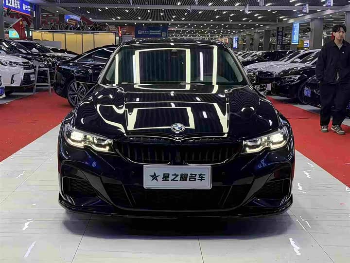 Фото 2 - BMW 3 Series