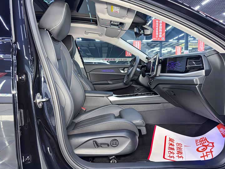 Фото 7 - Volkswagen Passat