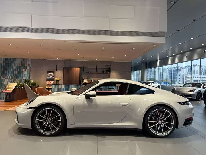 Фото 2 - Porsche 911