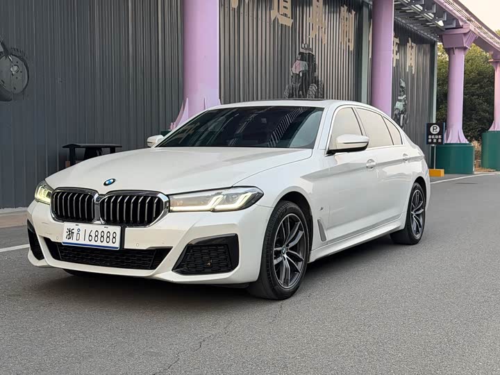 Фото 1 - BMW 5 Series