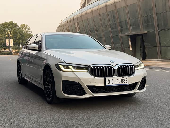 Фото 3 - BMW 5 Series