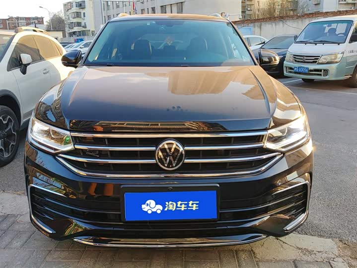 Фото 2 - Volkswagen Tiguan L Pro