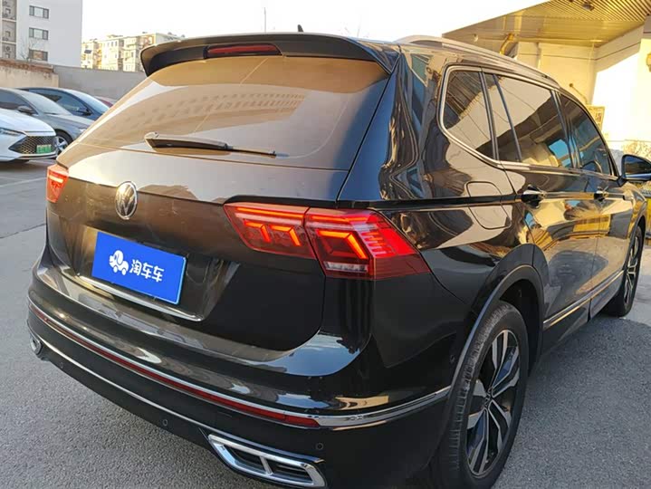 Фото 3 - Volkswagen Tiguan L Pro