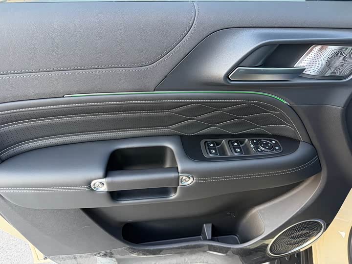 Фото 9 - Tank 300 Hybrid