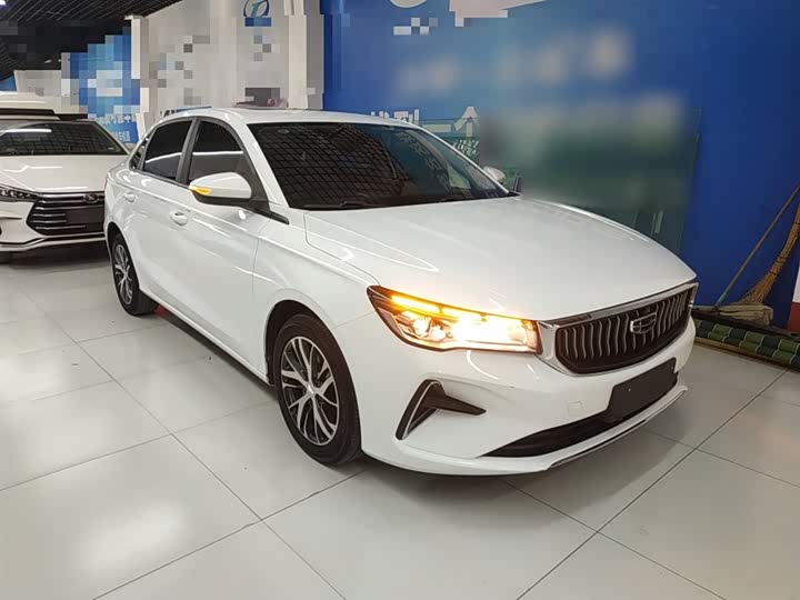 Фото 4 - Geely Emgrand