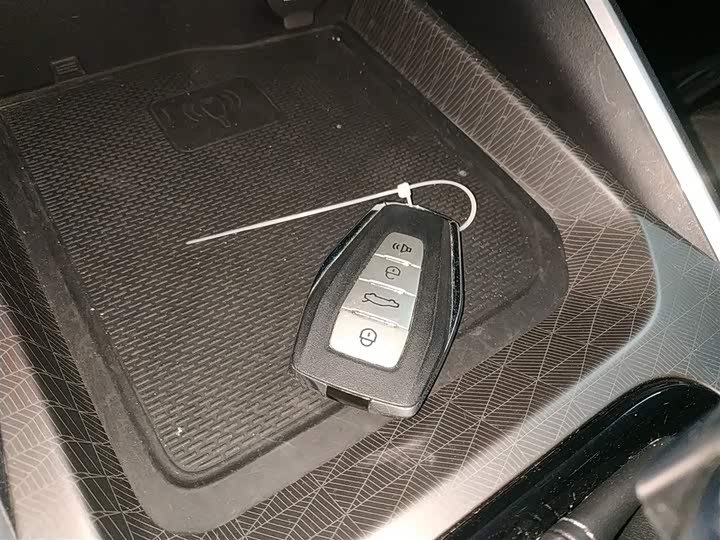 Фото 9 - Geely Emgrand