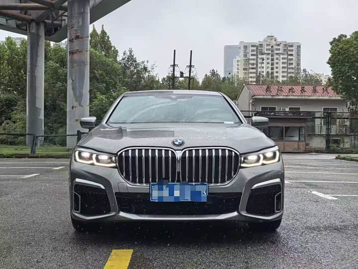 Фото 2 - BMW 7 Series