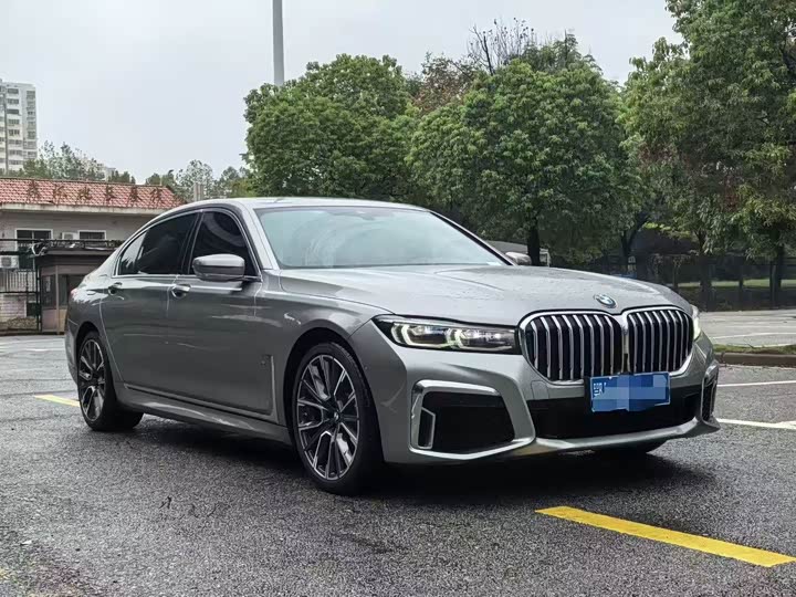 Фото 3 - BMW 7 Series