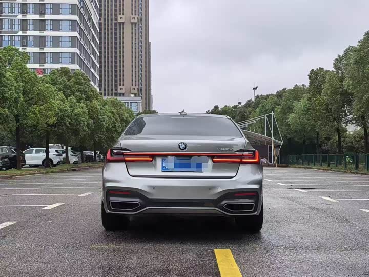 Фото 8 - BMW 7 Series