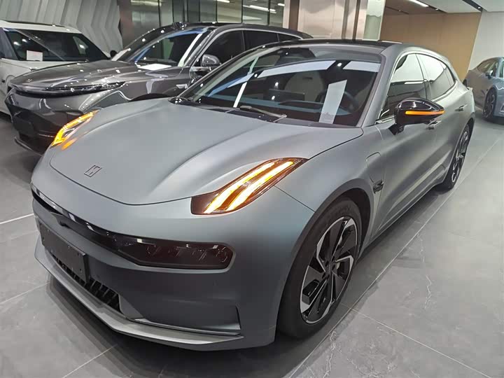 Фото 2 - Zeekr 001