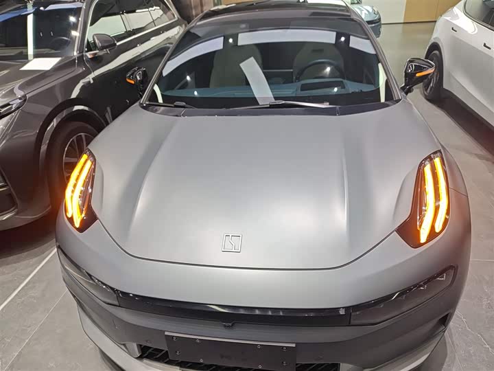 Фото 3 - Zeekr 001