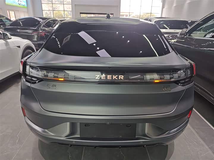 Фото 6 - Zeekr 001