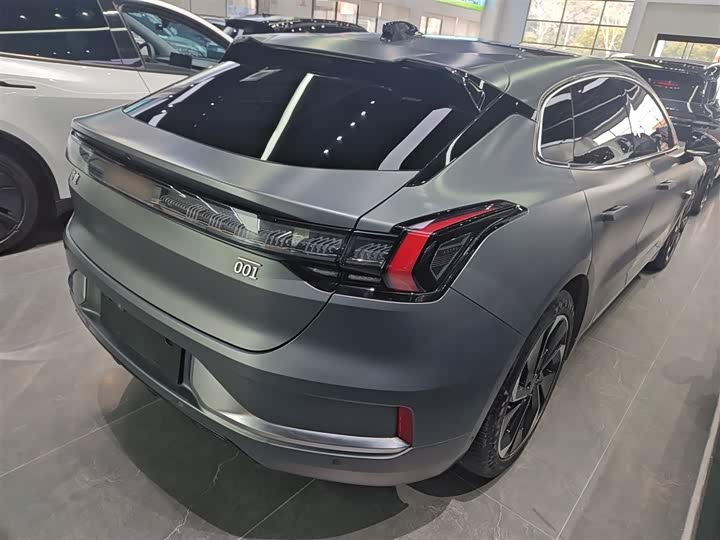 Фото 7 - Zeekr 001