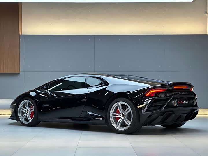 Фото 4 - Lamborghini Huracán