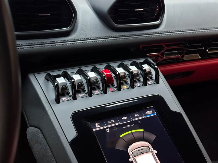 Фото 9 - Lamborghini Huracán