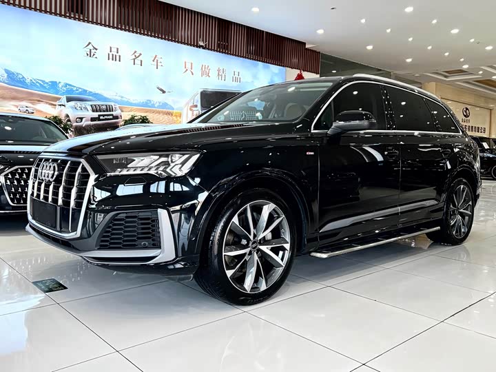 Фото 2 - Audi Q7