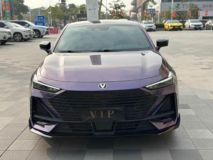 Фото 2 - Changan UNI-V