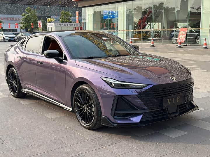 Фото 3 - Changan UNI-V