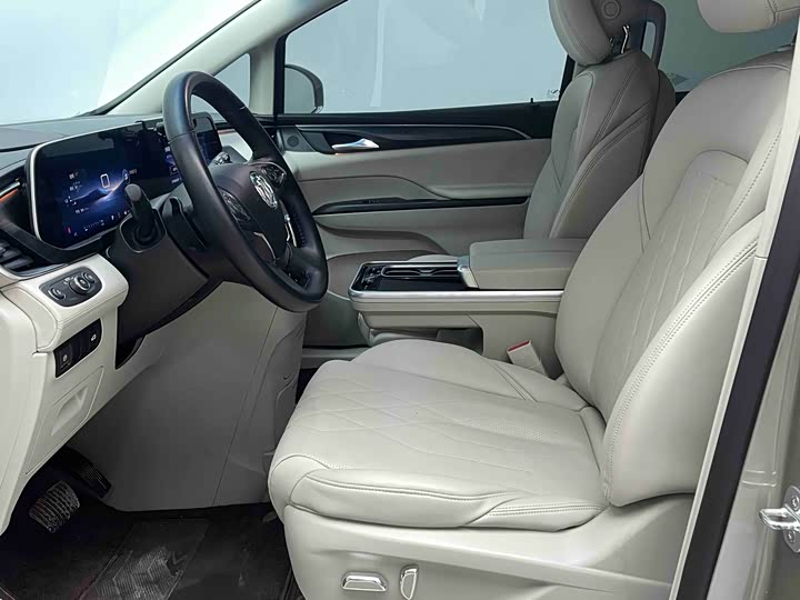 Фото 9 - Buick GL8 ES