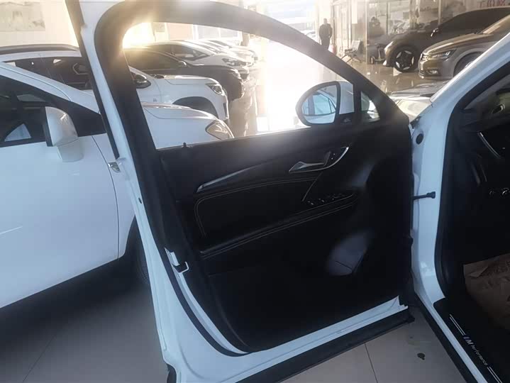 Фото 3 - Buick Envision Plus