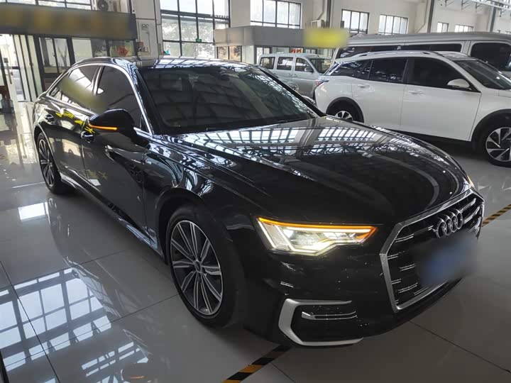 Фото 4 - Audi A6L