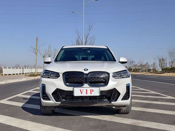 Фото 2 - BMW iX3