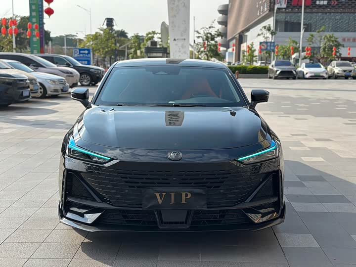 Фото 2 - Changan UNI-V