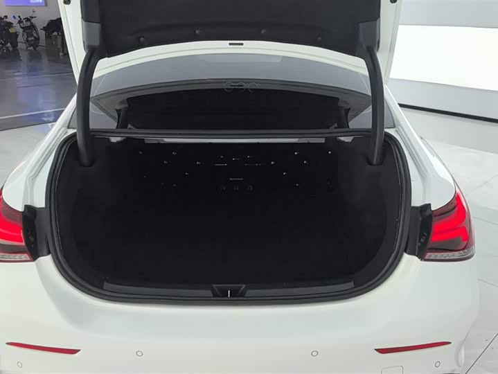 Фото 4 - Mercedes-Benz A-Class